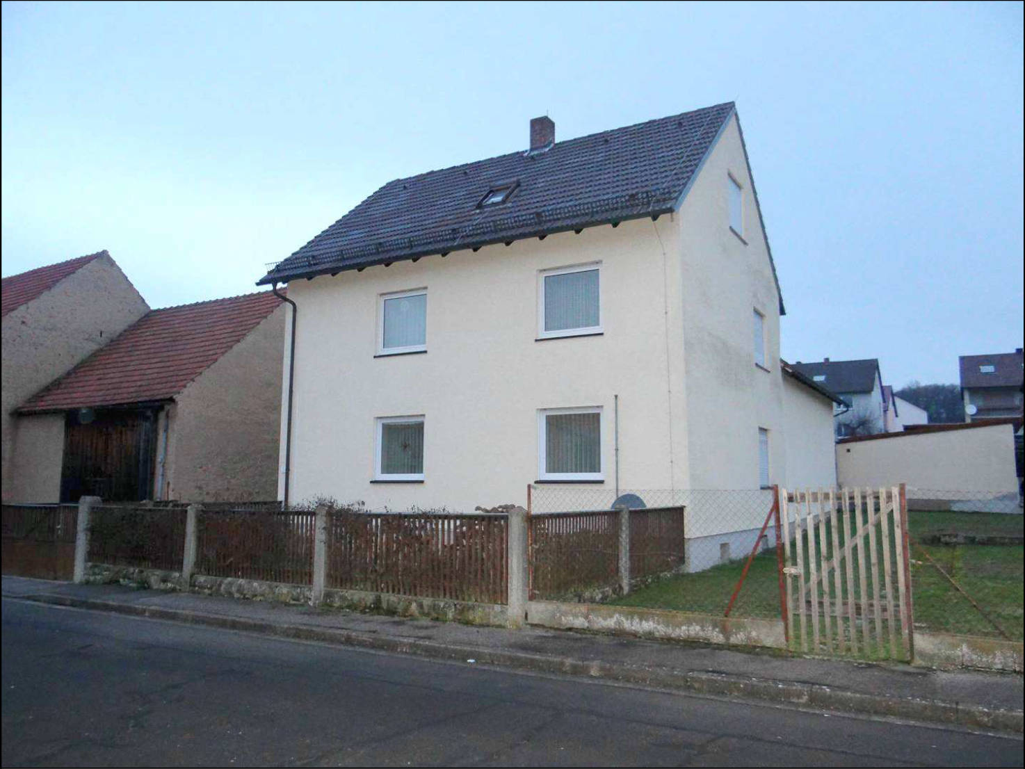 Einfamilienhaus, Garage in Erlenstraße 1, 97469 Weyer - Bild 3