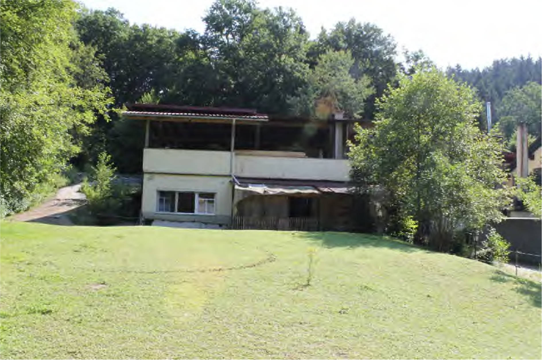 Aufgelassene Gaststätte mit Wohnung im Untergeschoss in Doblmühle 1a, 94575 Windorf - Bild 2