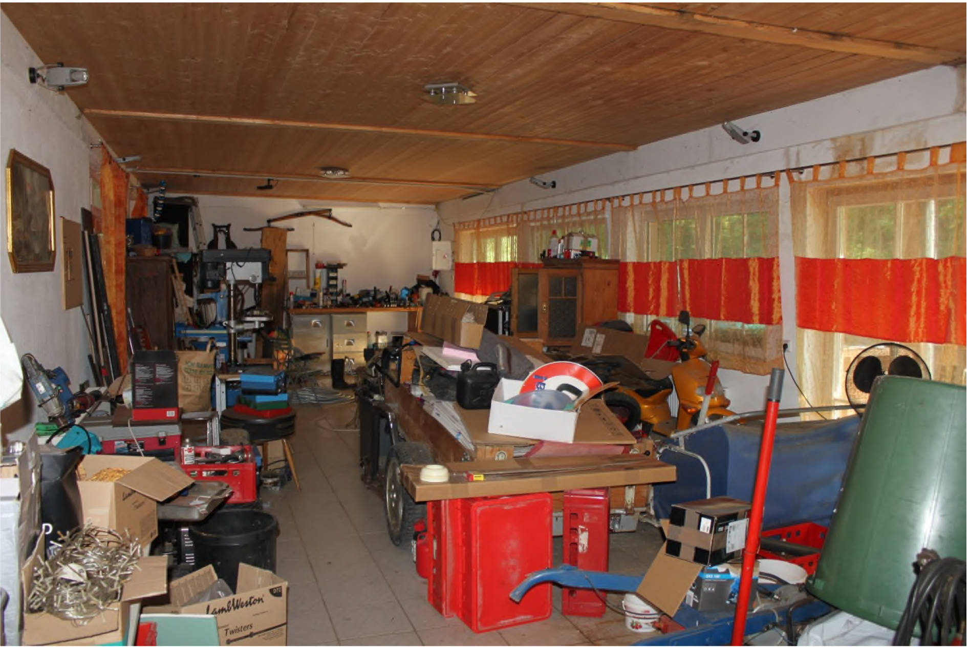 Aufgelassene Gaststätte mit Wohnung im Untergeschoss in Doblmühle 1a, 94575 Windorf