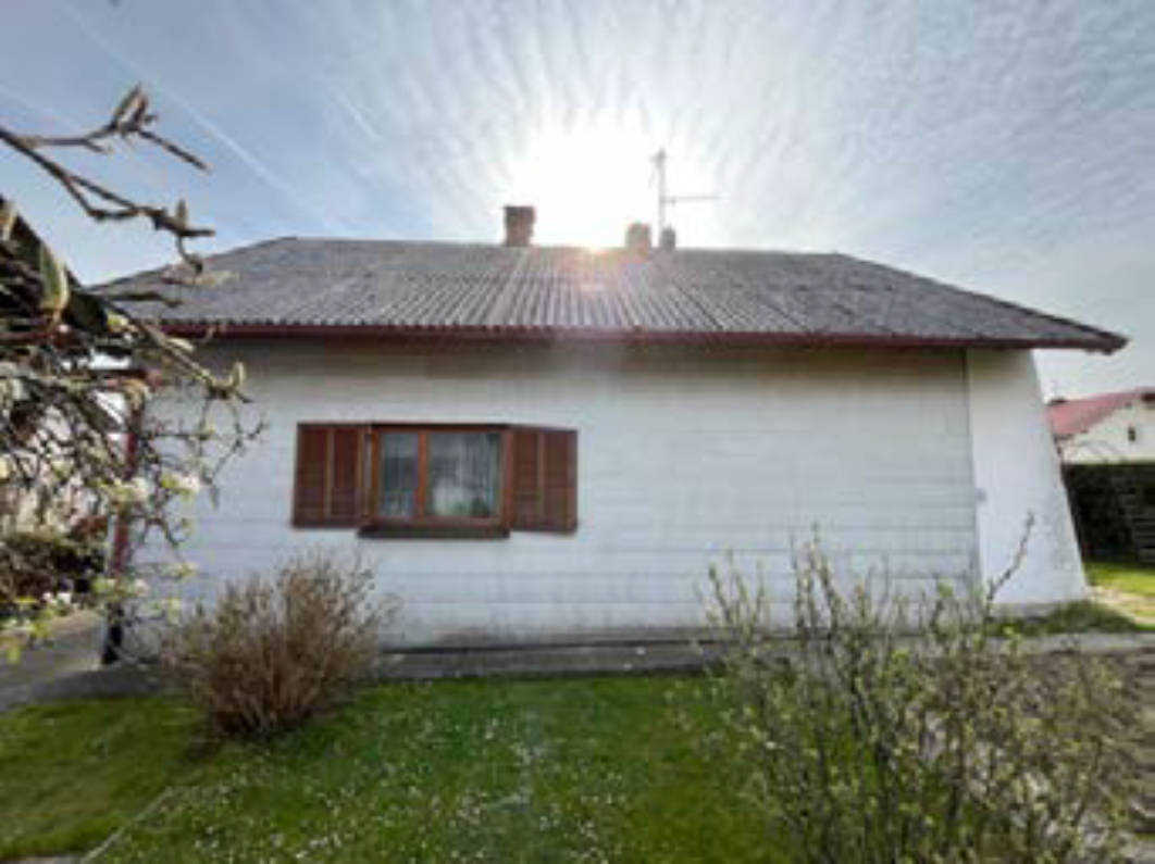 1/2 Miteigentumsanteil an Einfamilienhaus mit Nebengebäude in Max-Fraunberger-Straße 9, 94094 Rotthalmünster - Bild 4