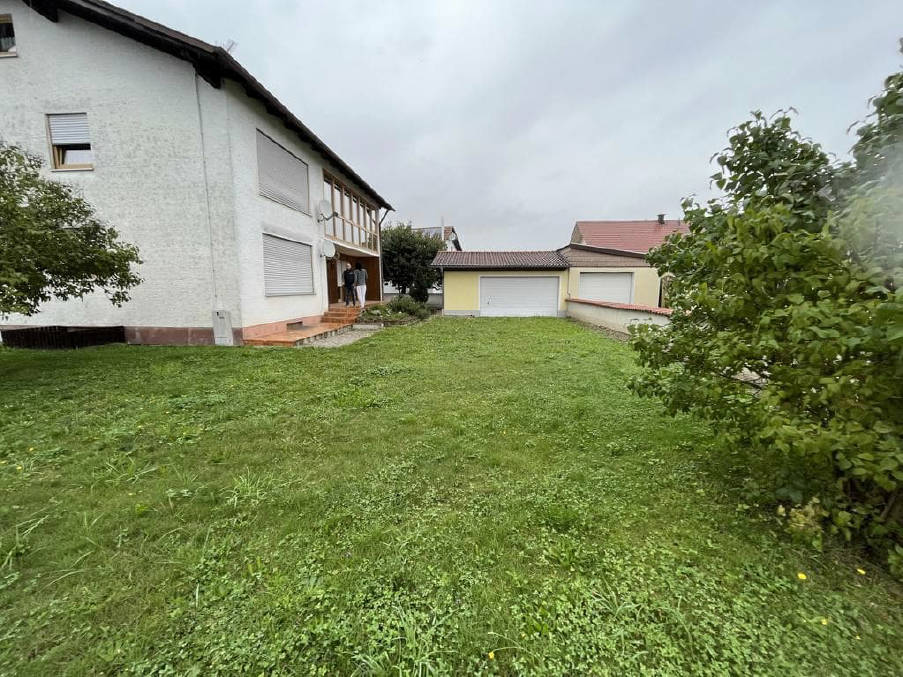 Zweifamilienhaus mit Doppelgarage und Nebengebäude in Eichbergring 33, 94094 Malching - Bild 4