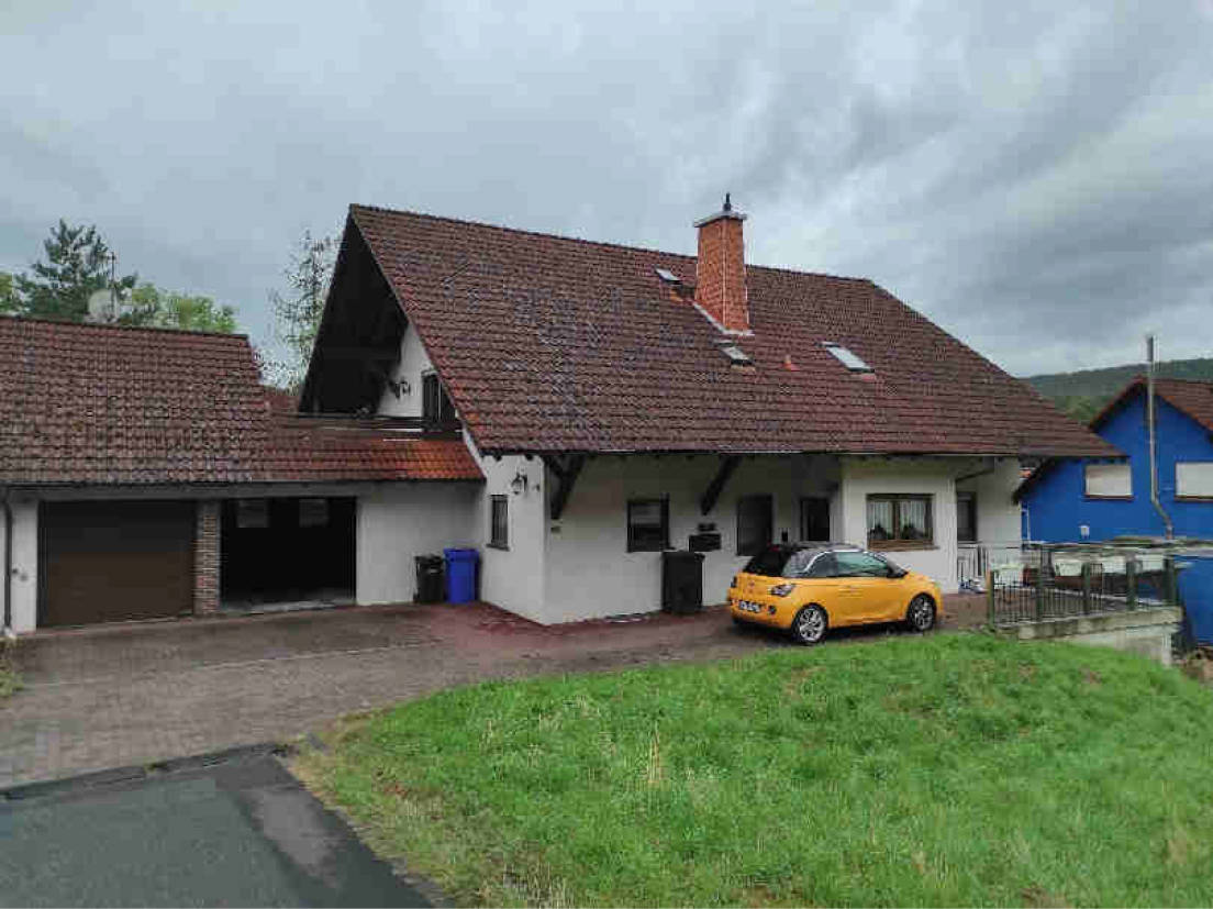 Mehrfamilienhaus, Garage in Im Breitfeld 45, 63776 Markt Mömbris, Mensengesäß