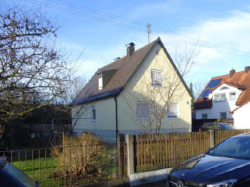 Einfamilienhaus in Wehrstaudenstraße 25, 85757 Karlsfeld