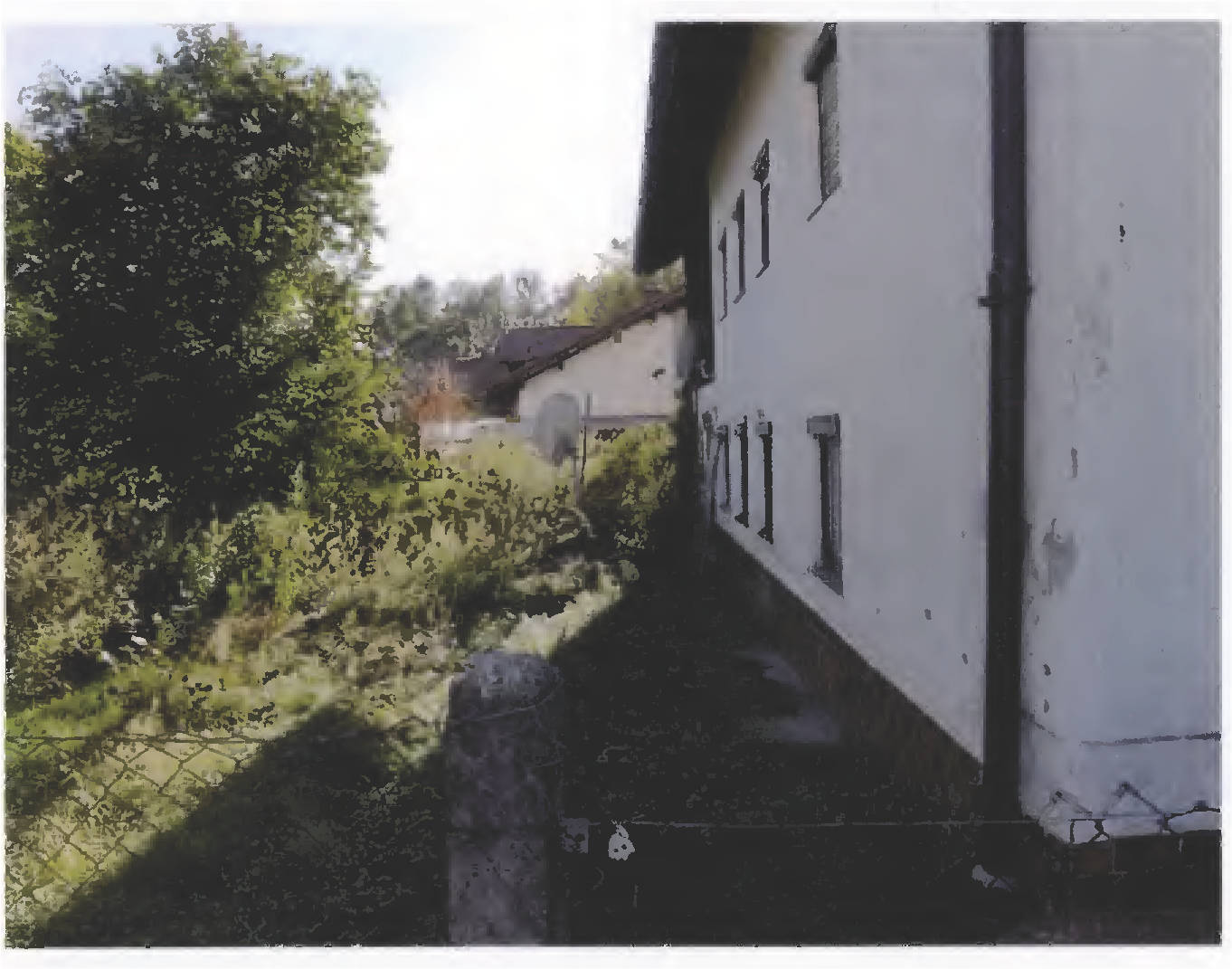 Wohnhaus mit Nebengebäuden in Trenbachstraße 8, 84478 Waldkraiburg, St. Erasmus - Bild 2