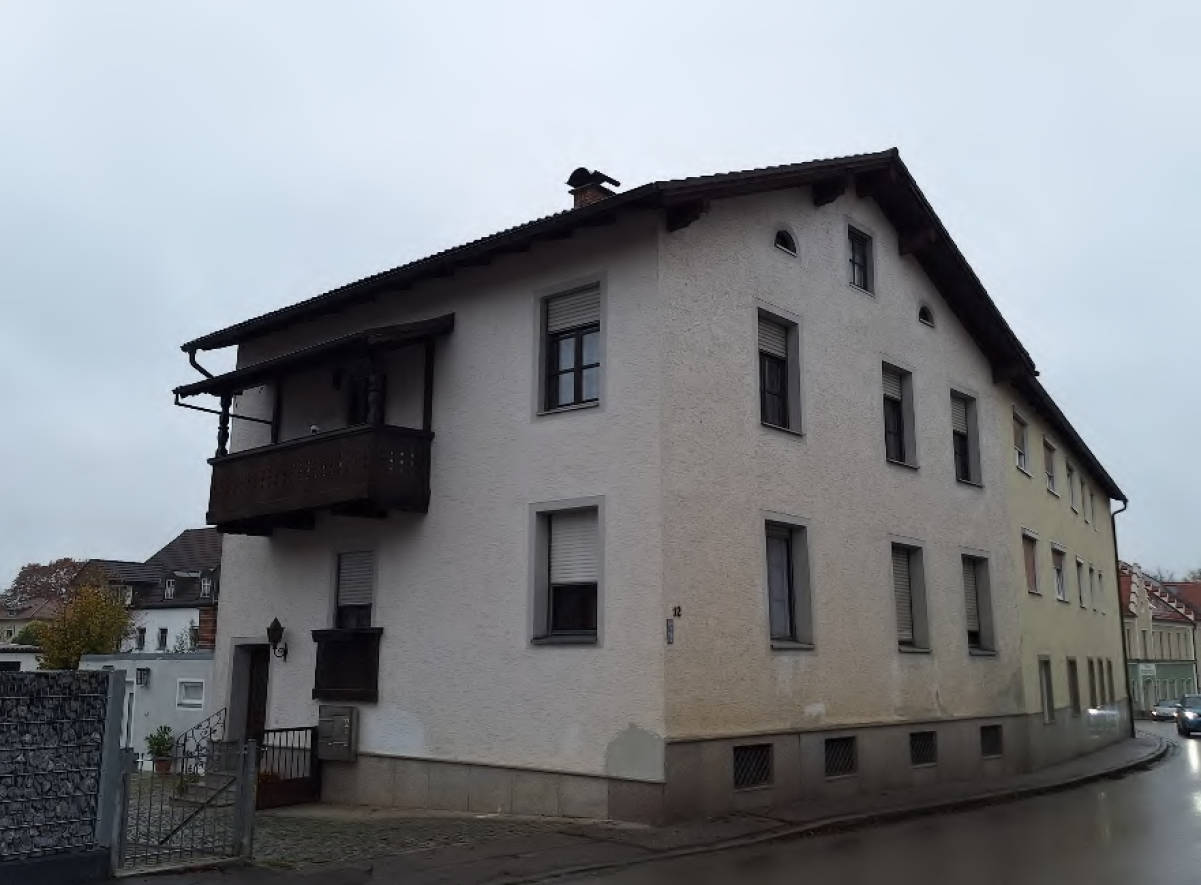 Zweifamilienhaus in Altöttinger Straße 12, 84494 Neumarkt-St. Veit