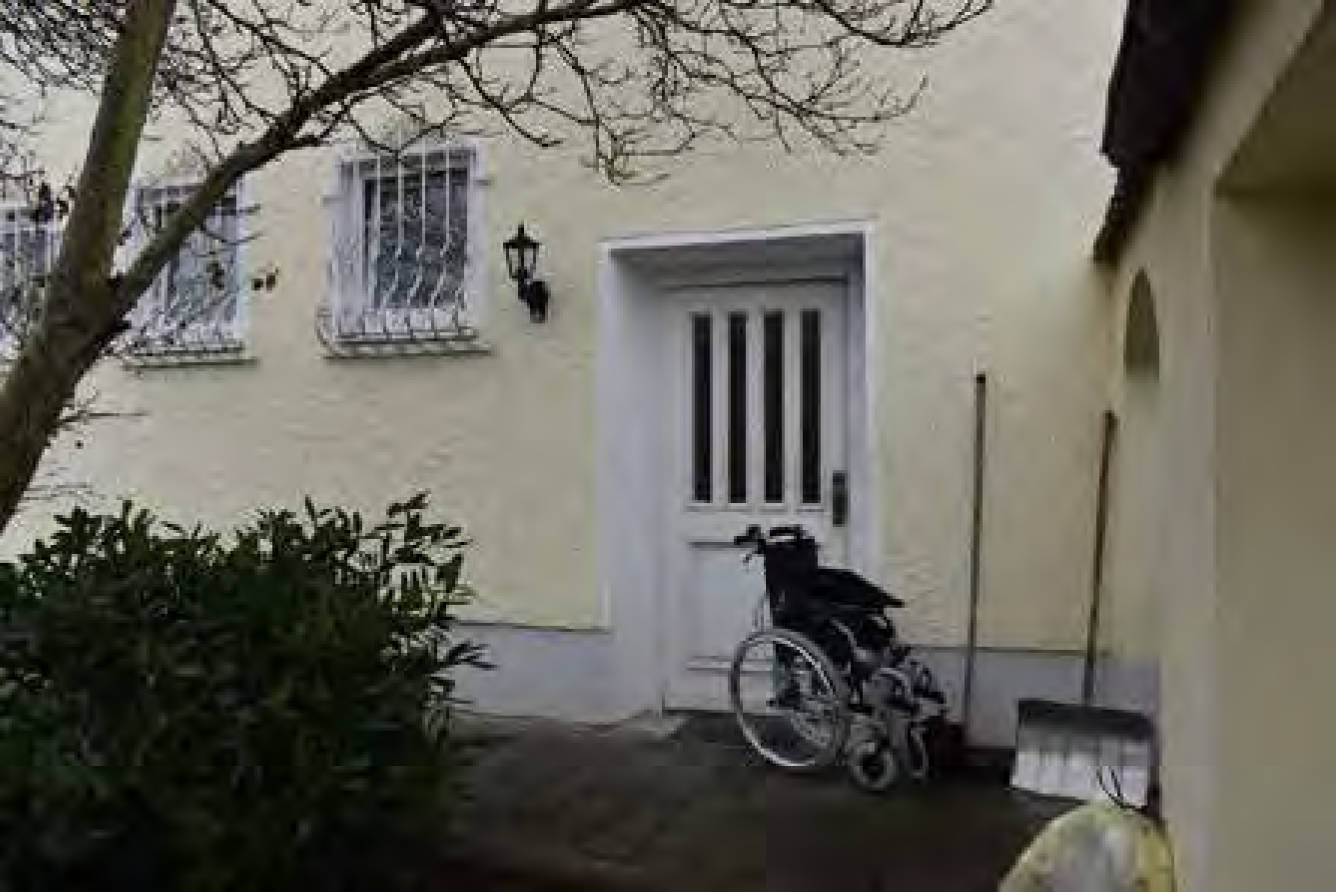 Zweifamilienhaus mit Doppelgarage in Am Pulverl 31, 85051 Ingolstadt - Bild 2