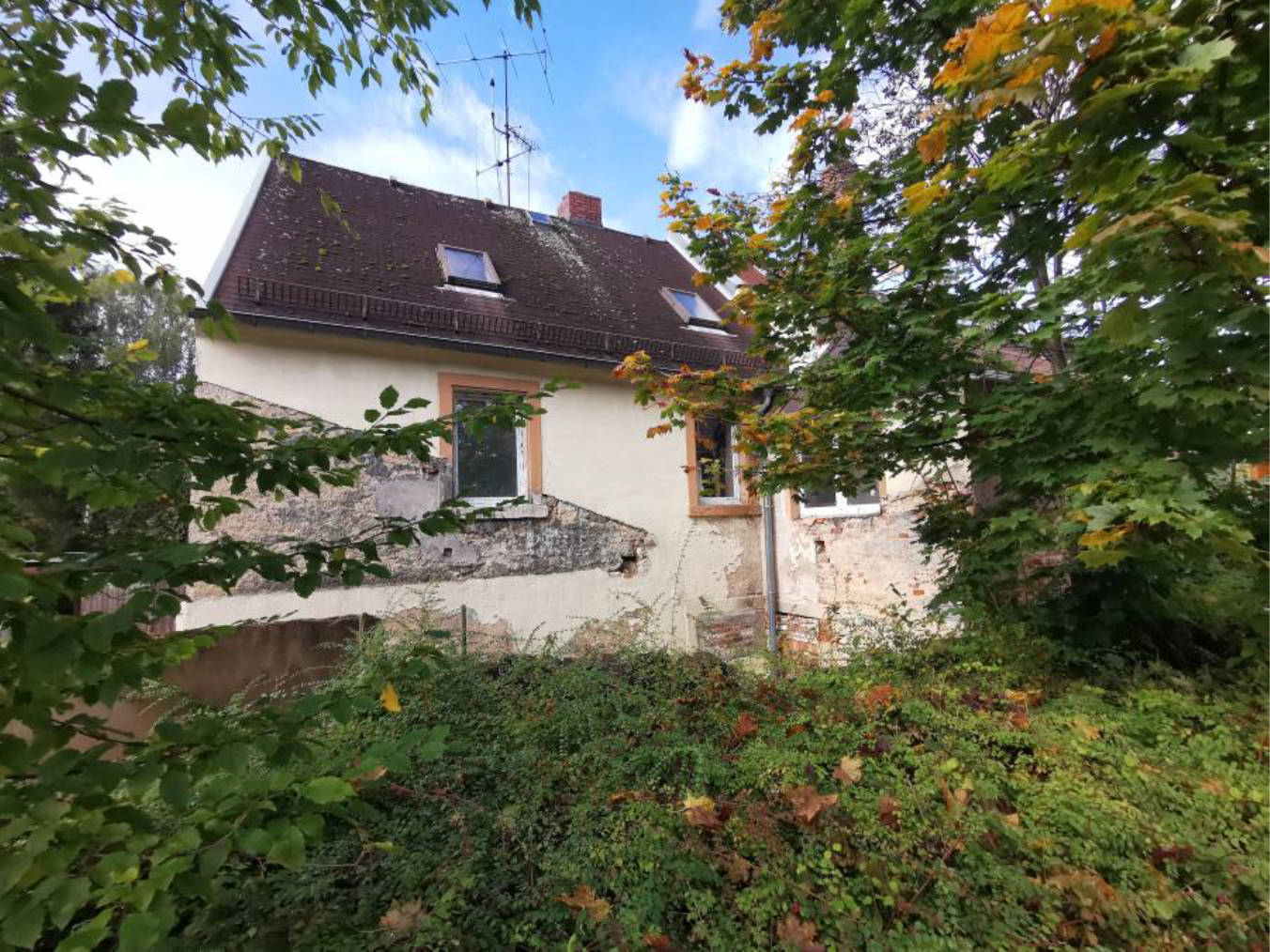 Stadt- bzw. Einfamilienhaus; unbebautes Grundstück in u. a. Untere Bergstraße 8, 95100 Selb - Bild 4