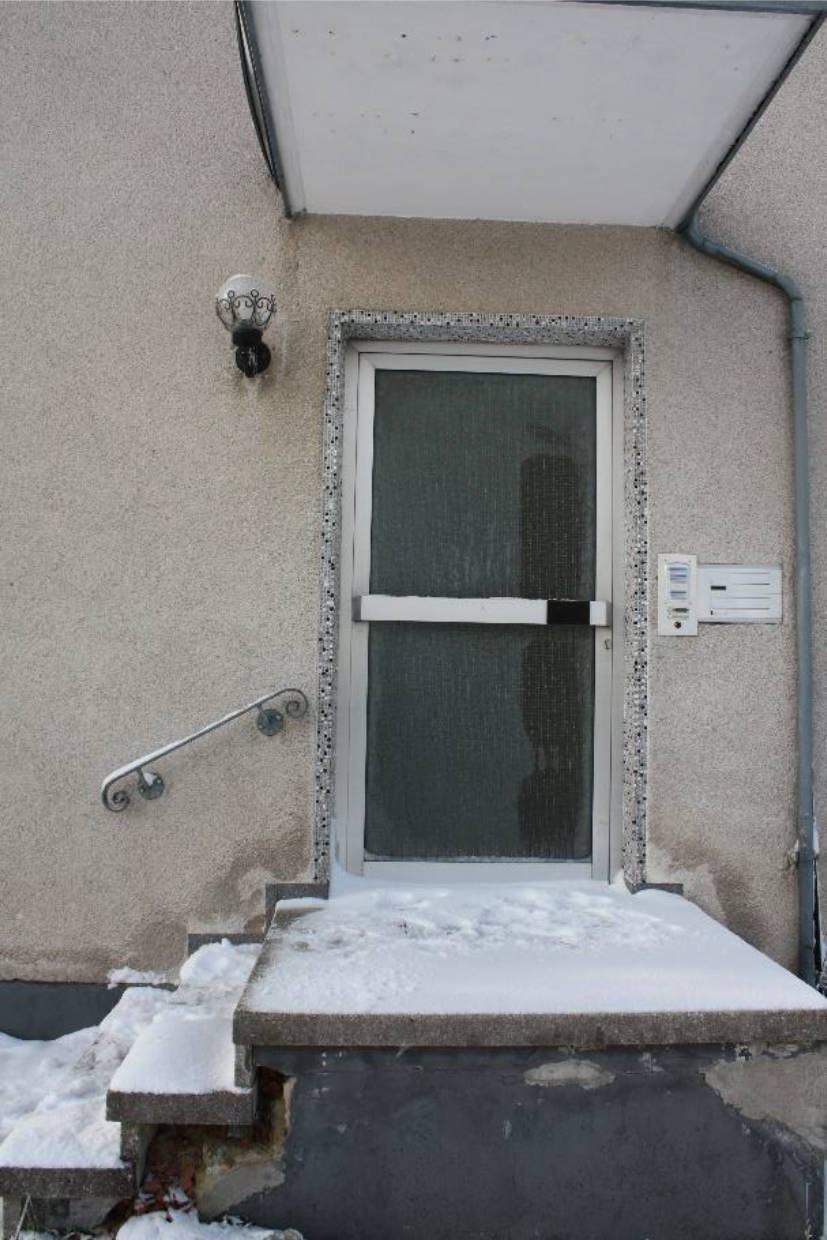 Zweifamilienwohnhaus mit Doppelgarage in Tannenrain 5, 95131 Schwarzenbach am Wald, Straßdorf - Bild 2