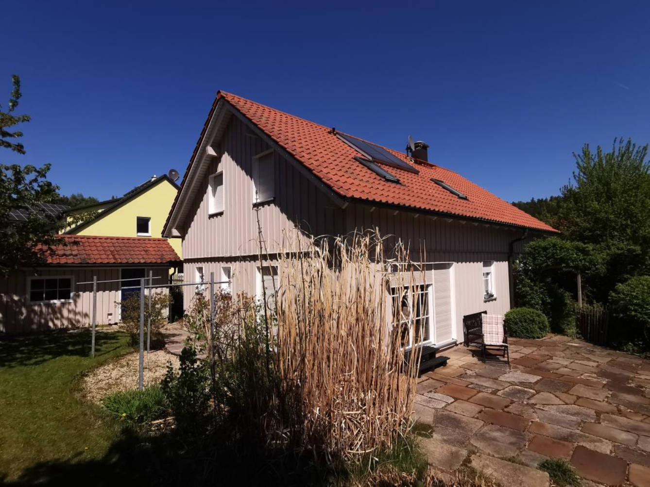 Einfamilienwohnhaus und Holz-Carport in Auwiesenweg 4, 95632 Wunsiedel - Bild 2