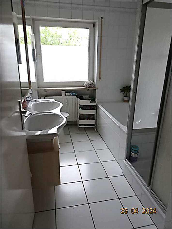 Eigentumswohnung (ab 5 Zimmer), Garage in St.-Bernhard-Straße 11a, 86438 Kissing - Bild 4