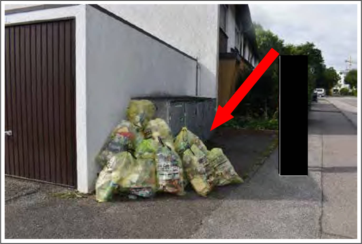 1) Reihenmittelhaus 2) Garage 3) Weg 4) + 5) Hofraum in Waldeysenstr. 83, 85057 Ingolstadt - Bild 3