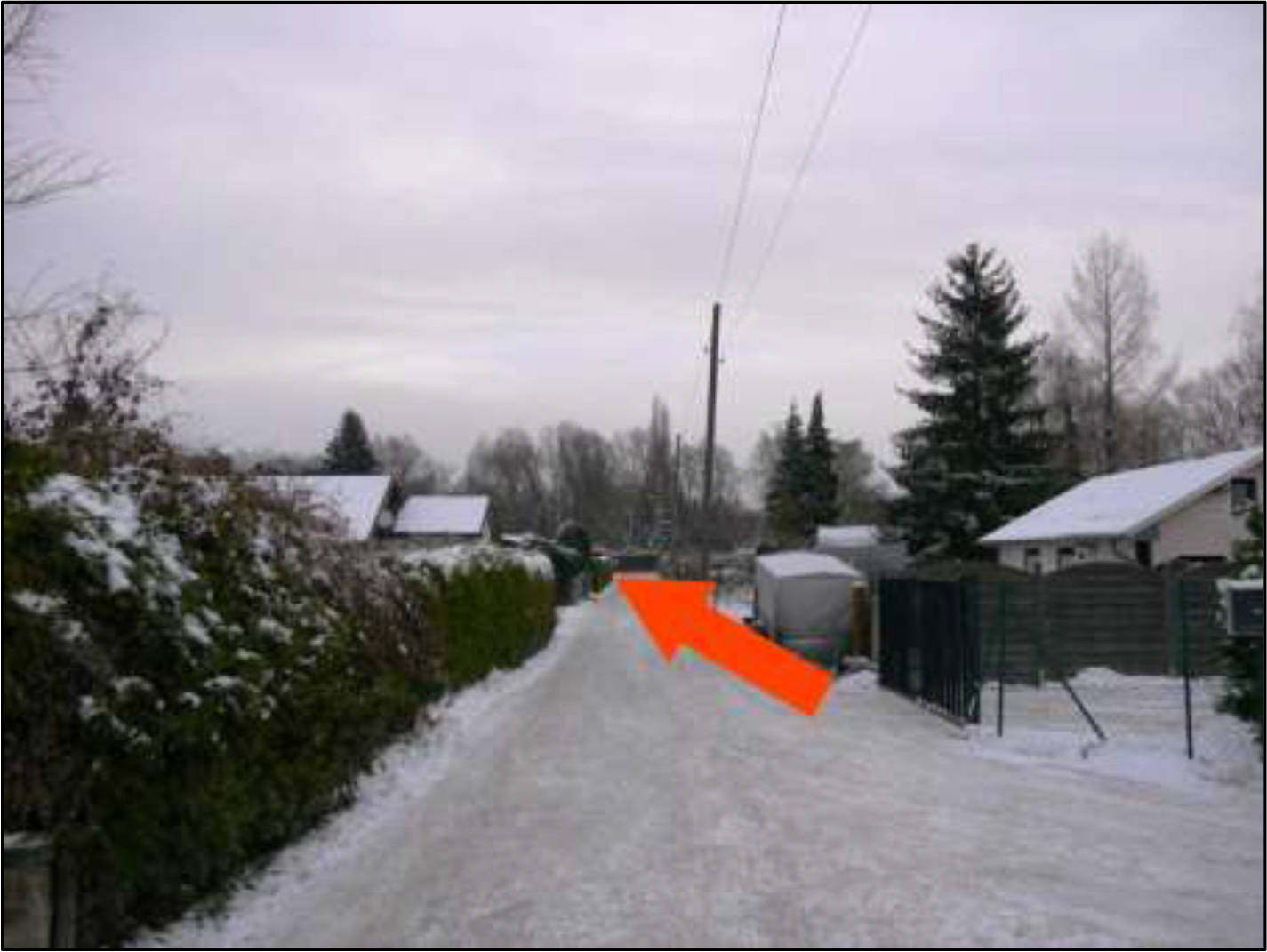Grundstück mit Einfamilienhaus und Nebengelassen in Heidekrautbahnring 71, 13159 Berlin, Blankenfelde - Bild 4