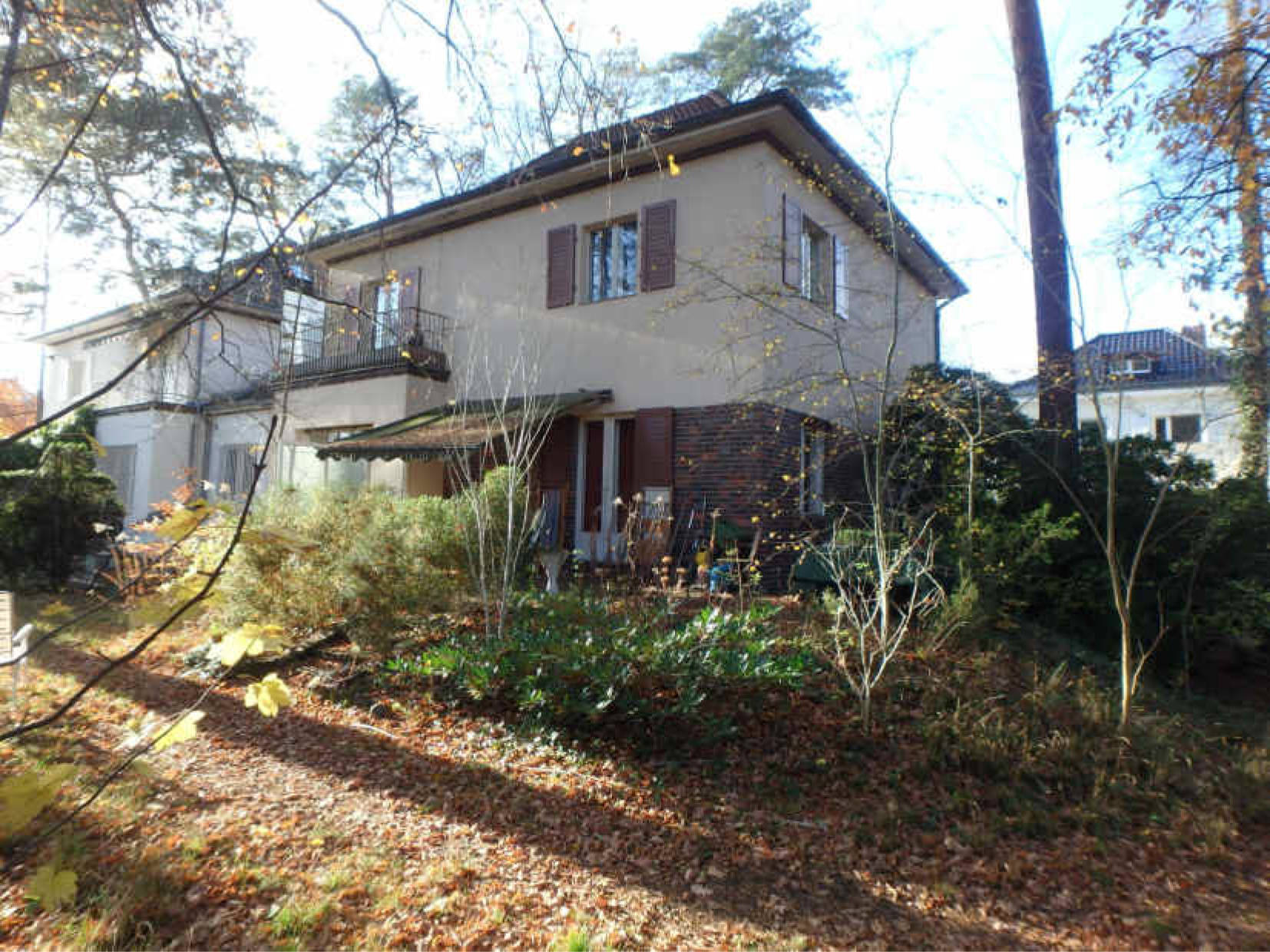 Doppelhaushälfte, unbebautes Grundstück in Clayallee  74 A, 14195 Berlin, Dahlem