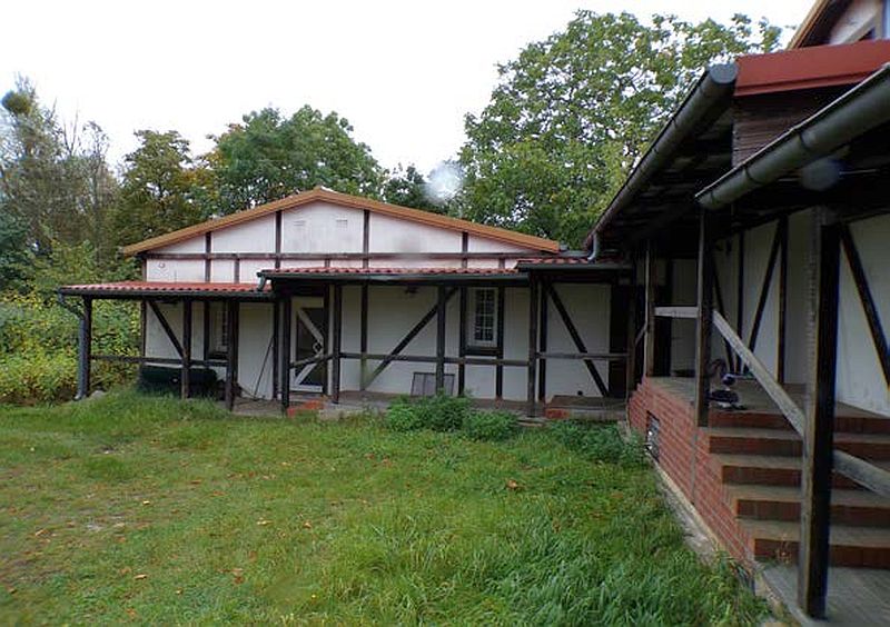 brandenburg 3 K 64/23 Ernst-Thälmann-Straße 9, 16356 Werneuchen OT Hirschfelde 8