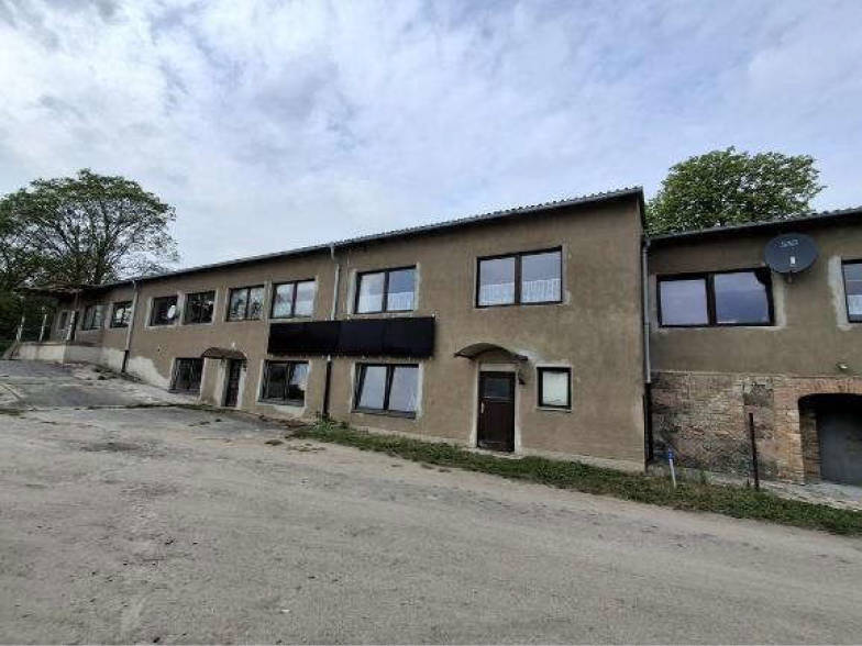 Mehrfamilienhaus in Am Hof 1, 16303 Schwedt OT Schöneberg