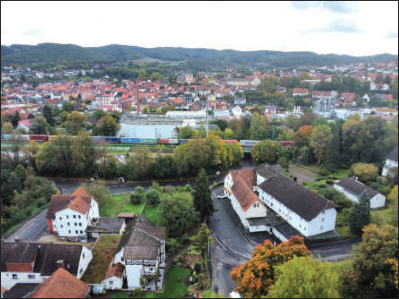 Gewerbeeinheit (z.B. Laden, Büro), Landgasthof mit Pension und Einfamilienwohnhaus in Röstweg 11, 11a, 36205 Sontra