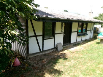 Zweifamilienhaus, Scheune und Werkstatt in Im Oberland 4, 36287 Breitenbach, Machtlos