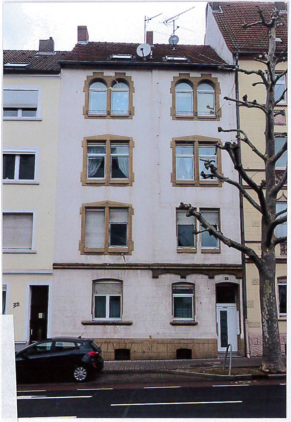 Mehrfamilienhaus in Petersberger Straße 31, 36037 Fulda