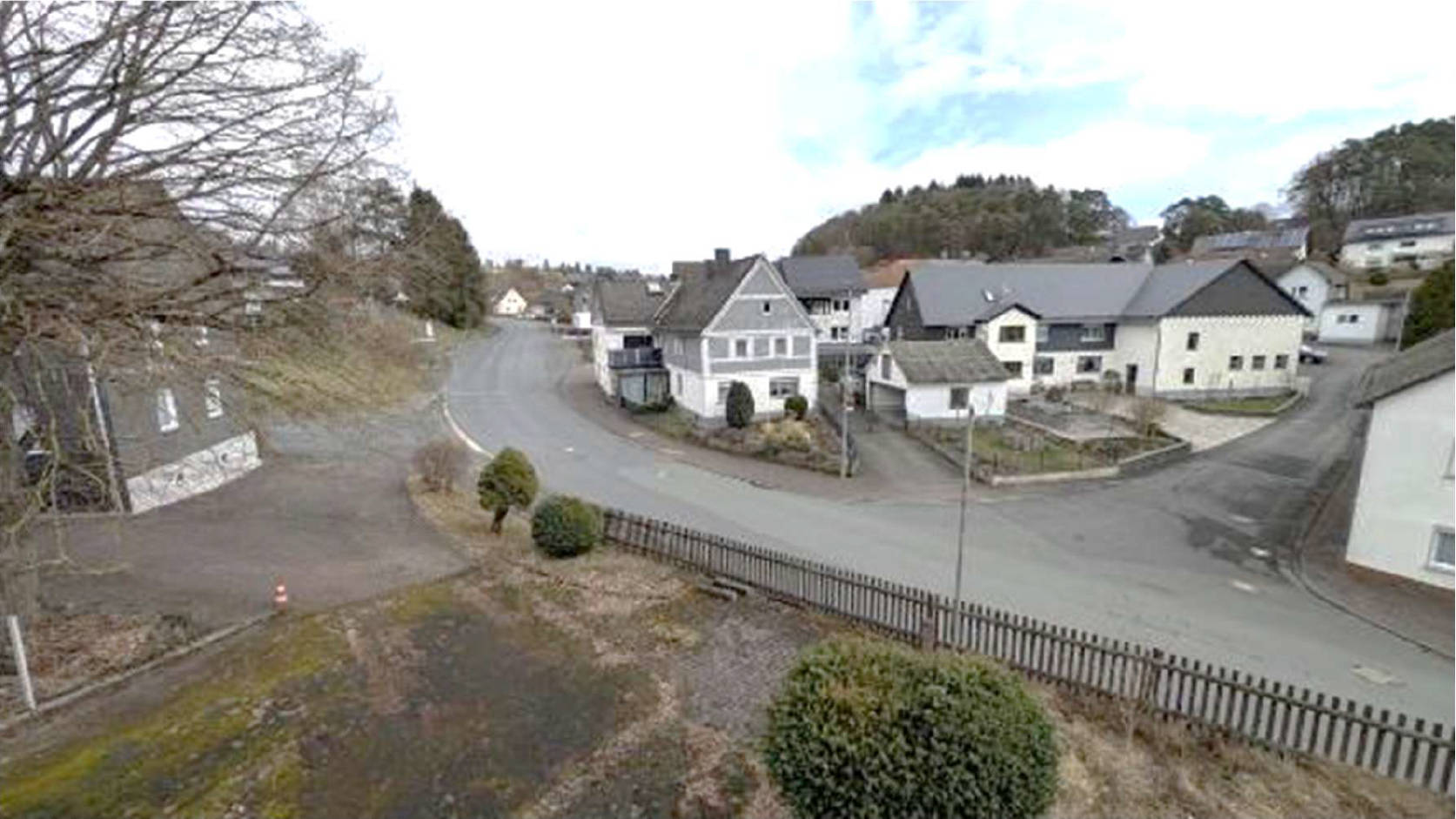 Einfamilienhaus in Biedenkopfer Straße 39, 35713 Eschenburg, Simmersbach - Bild 2
