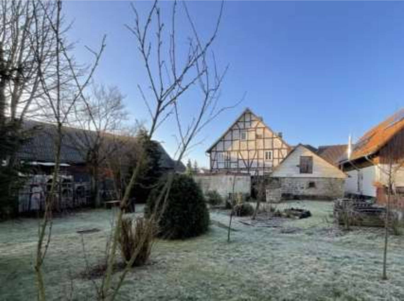 Wohnhaus mit Nebengebäuden und Garage in Schweinsbühler Straße 2, 34497 Korbach, Rhena - Bild 2