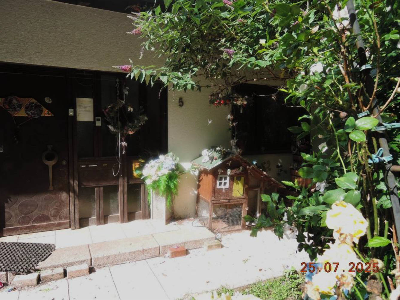 Einfamilienhaus mit Einliegerwohnung und Garage in Langenforststraße 5, 64760 Oberzent, Schöllenbach - Bild 2