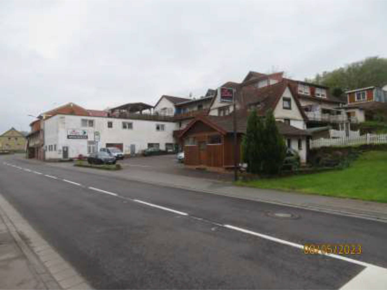 Eigentumswohnung (3 bis 4 Zimmer) in Erbacher Straße  25, 64760 Oberzent, Hetzbach