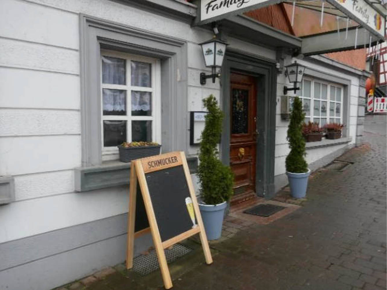 Gewerbeeinheit mit Anbau/Nebengebäuden in Am Metzkeil 4, 64760 Oberzent, Beerfelden