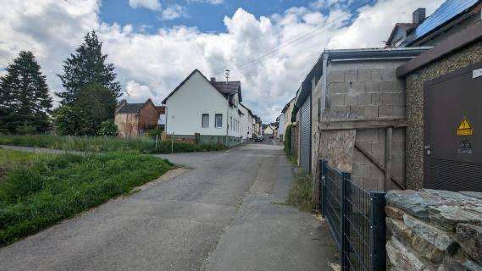 Reihenhaus, Kfz-Stellplatz in Hollerstraße 16, 65510 Idstein, Wörsdorf - Bild 3