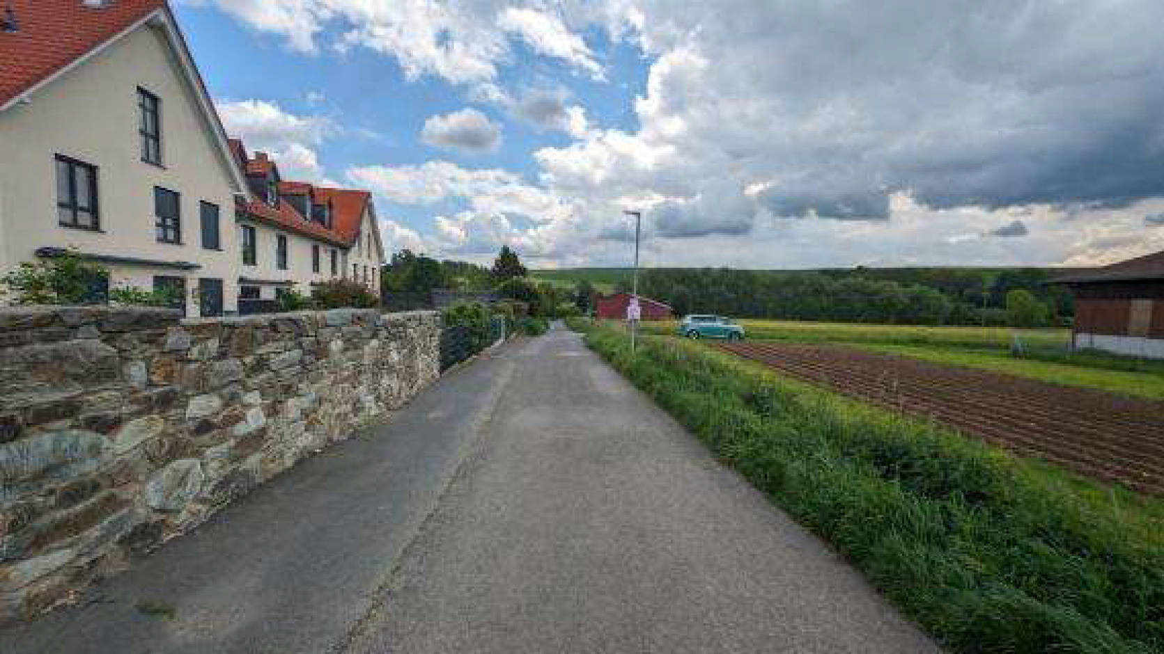 Reihenhaus, Kfz-Stellplatz 0042 K 0004-2024 Hollerstraße 16, 65510 Idstein, Wörsdorf