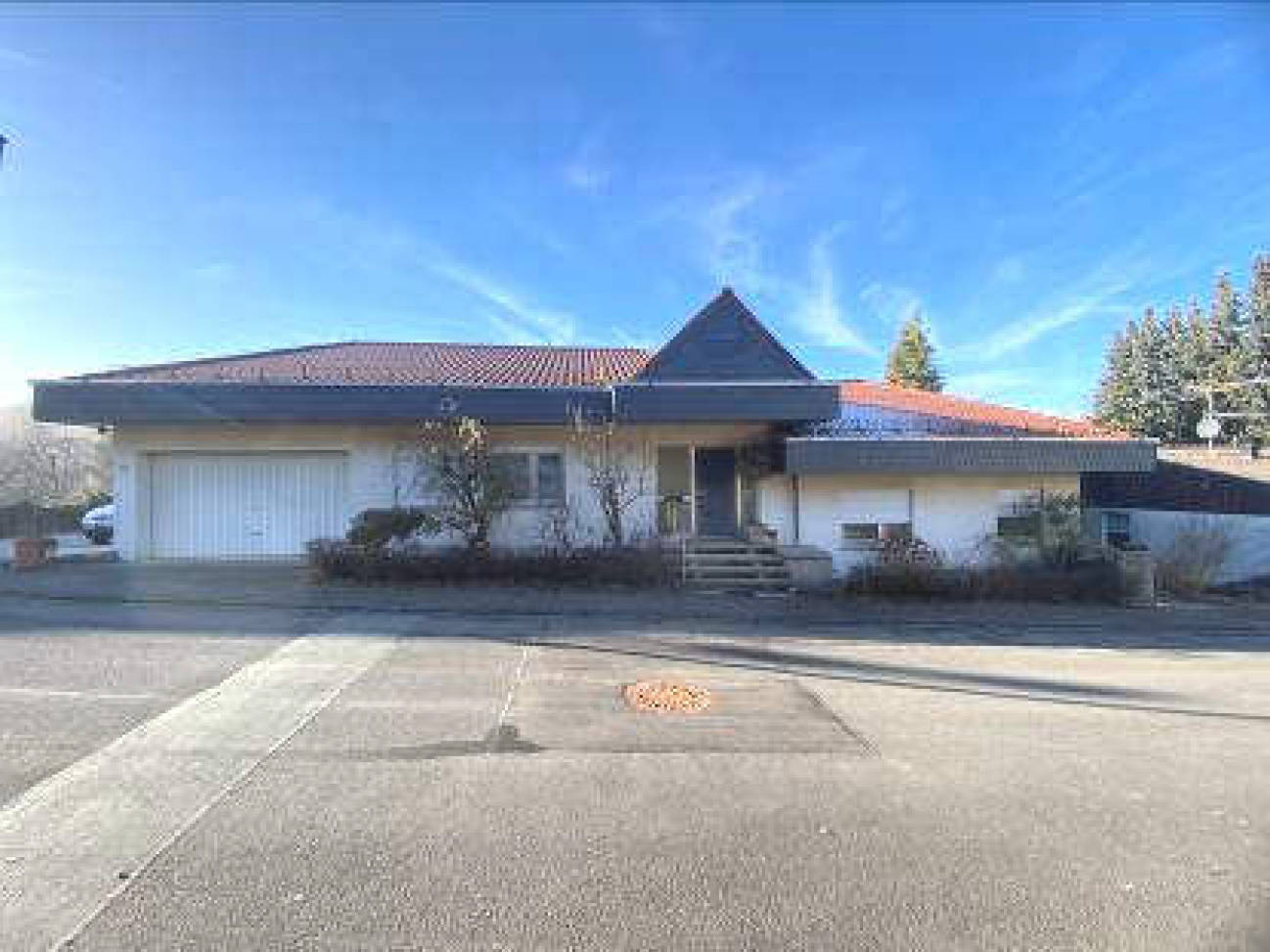 Zweifamilienhaus in Kilbachweg 19, 65510 Idstein, Heftrich