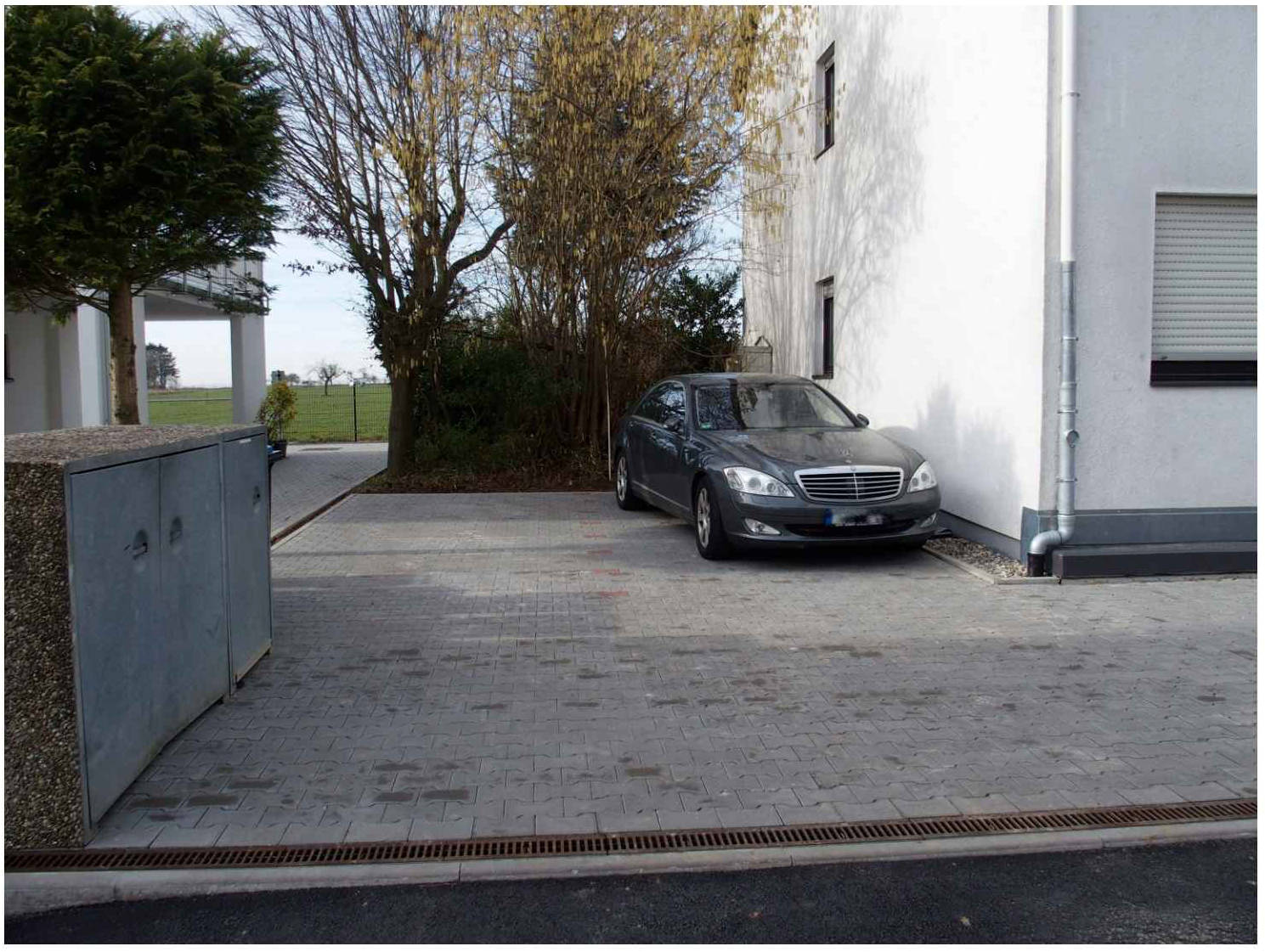 Eigentumswohnung (3 bis 4 Zimmer), und Tiefgaragenstellplatz in Königsteiner Straße 2, 61149 Steinbach