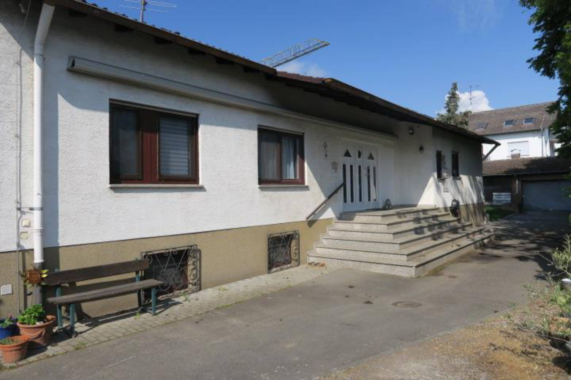 Einfamilienhaus, Garage in Frankfurt Straße 68, 65239 Hochheim - Bild 2