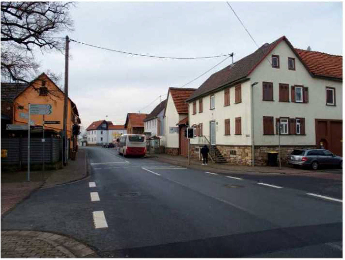 Wohn-/Geschäftshaus, unbebautes Grundstück, land- und forstwirtschaftlich genutztes Grundstück in Licher Straße 8, 35516 Münzenberg, Ober-Hörgern