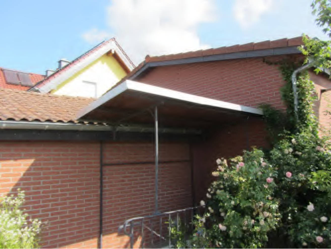 Zweifamilienhaus in Paul-Hallmann-Straße  12, 61206 Wöllstadt, Nieder-Wöllstadt - Bild 2