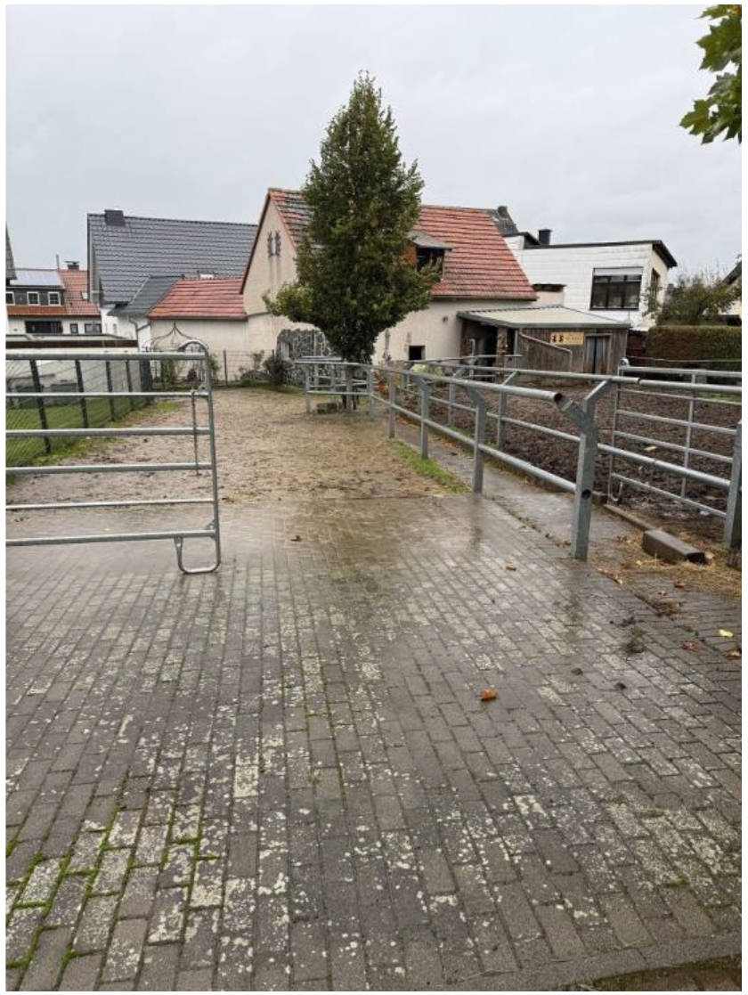 Einfamilienwohnhaus mit Nebengebäuden sowie rückseitig angrenzendes, unbebautes Grundstück in Sohlbaum, 35641 Schöffengrund, Schwalbach