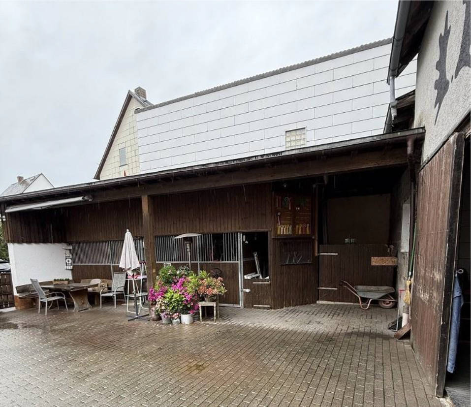 Einfamilienwohnhaus mit Nebengebäuden sowie rückseitig angrenzendes, unbebautes Grundstück in Sohlbaum, 35641 Schöffengrund, Schwalbach - Bild 5