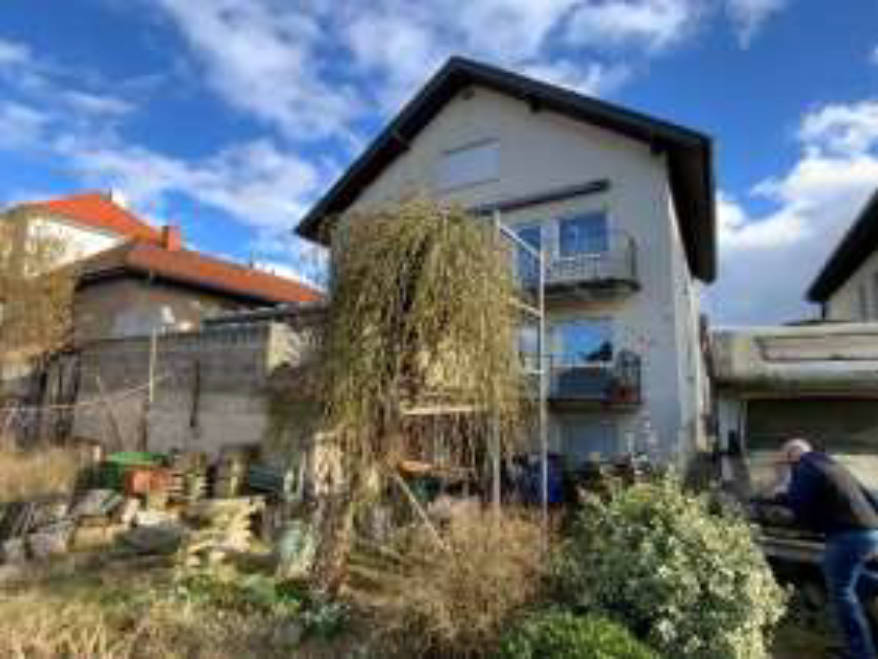 Zweifamilienhaus, Garage in Auf dem Stein 14, 35457 Lollar, Lollar