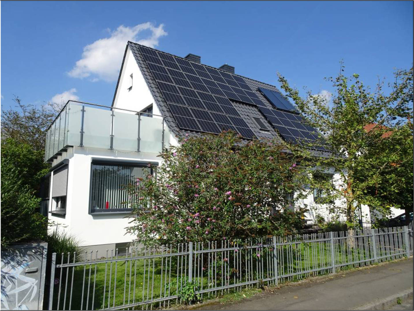 Einfamilienhaus, Garage, Gartenhäuschen in Auf der Höhe 16, 34130 Kassel, Kirchditmold - Bild 2