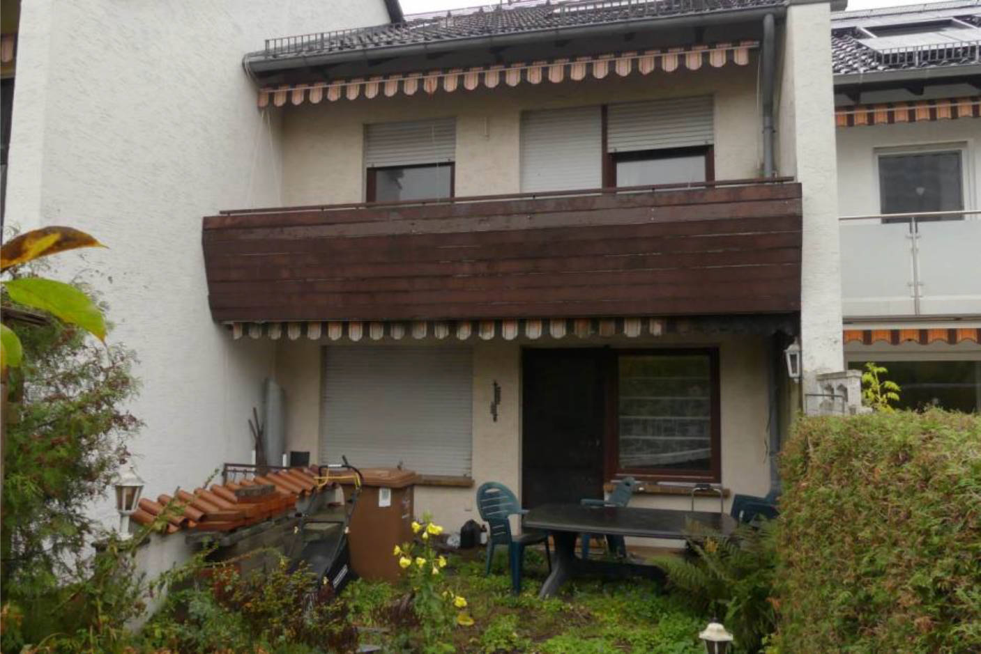 Reihenhaus, 2 Garagen 1/10 Miteigentumsanteile an Verkehrsfläche in Burgbergstraße 22, Habichtwaldstr. , 34225 Baunatal
