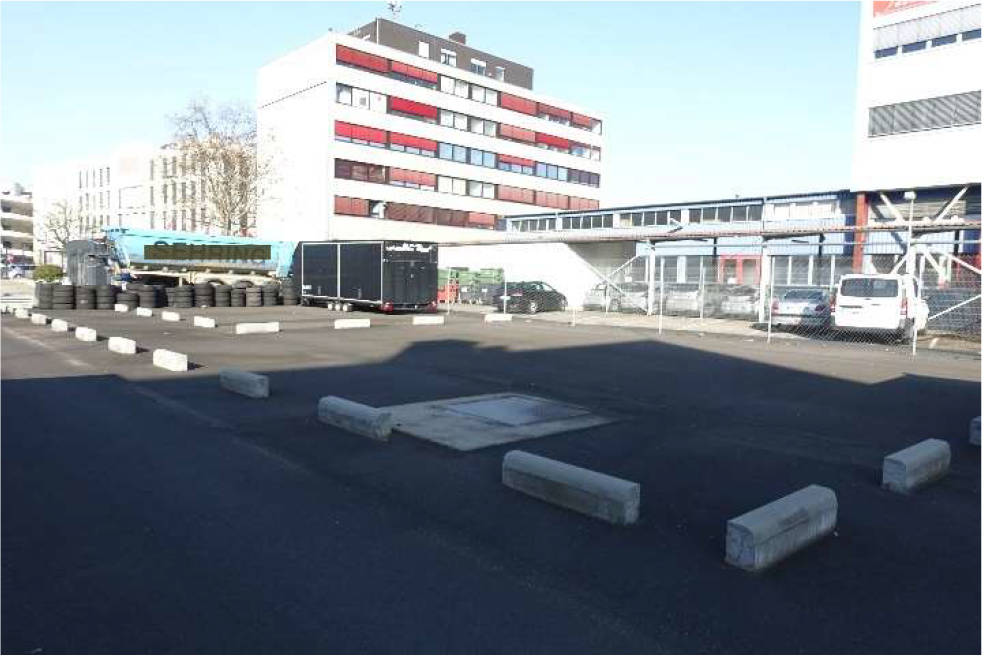 gewerblich genutztes Grundstück in In der Schildwacht 9, 65933 Frankfurt am Main, Griesheim