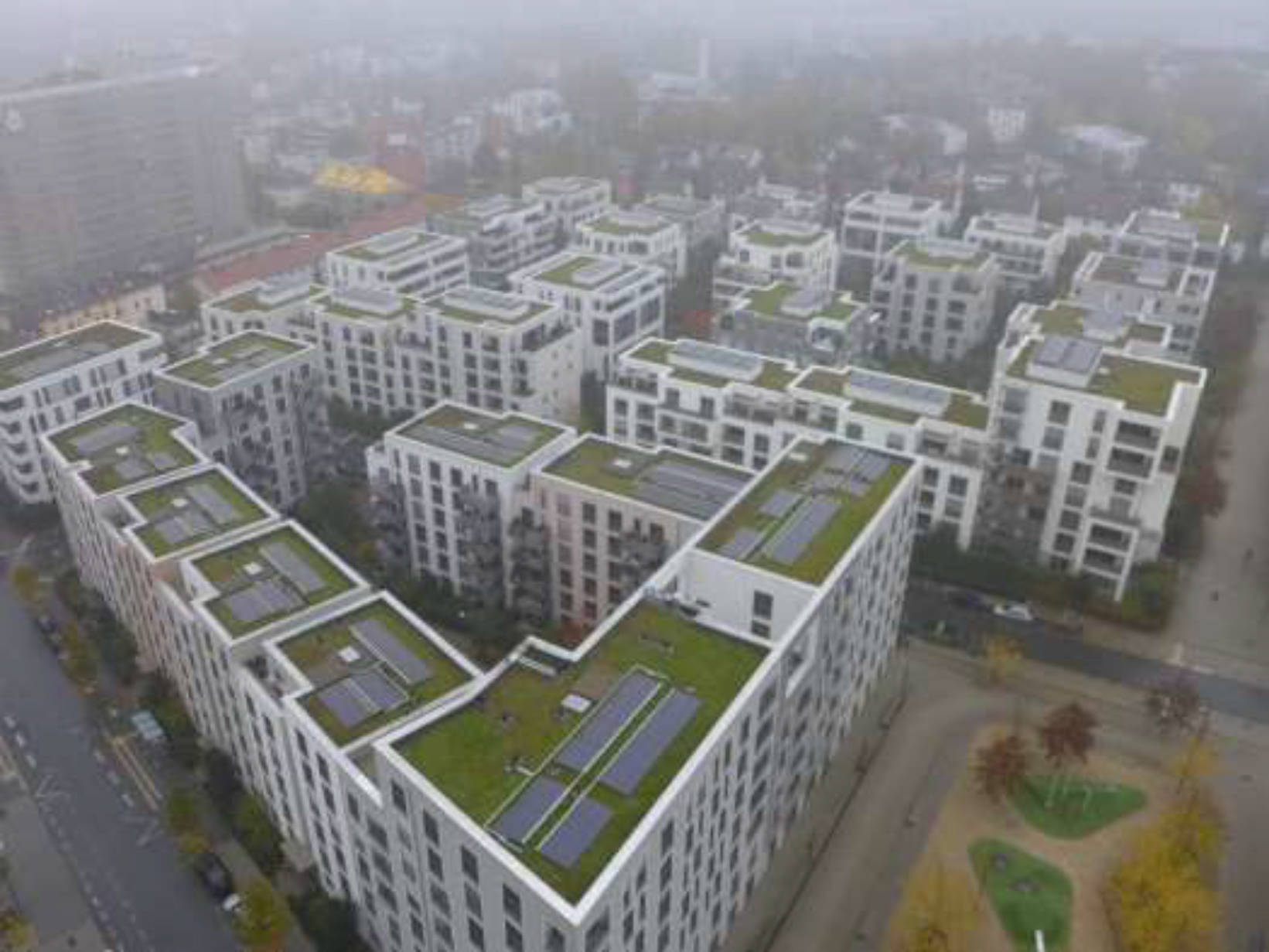 Wohn-/Geschäftshaus in Hainer Weg 56,58,62,64,66,68,70,72,74,76,80,Henninger Turm, 60599 Frankfurt am Main, Sachsenhausen