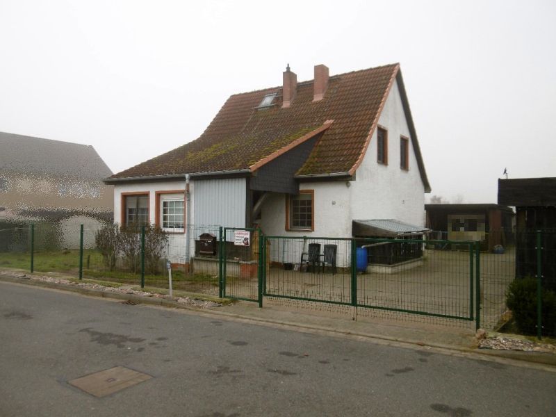 Einfamilienhaus in Dorfstraße 80, 17111 Kletzin