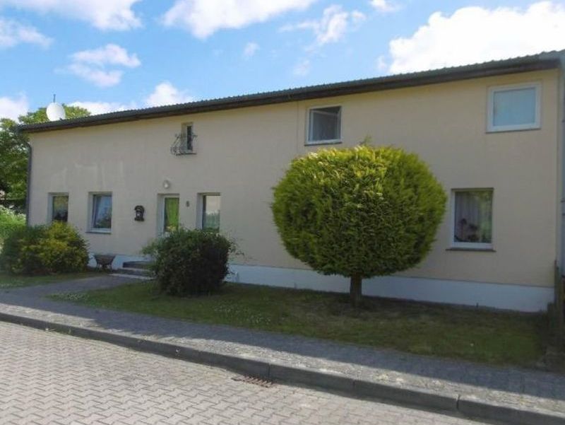 Mehrfamilienhaus in Trostfelde 6, 17087 Altentreptow OT Trostfelde
