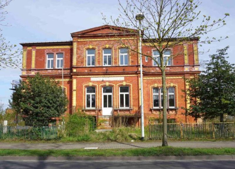 Wohnen/Gewerbe in Bürgermeister-Tretow-Straße 13, 17139 Malchin