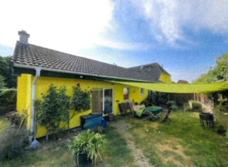 Mehrfamilienhaus in Im Wiesengrund 4, 18230 Bastorf