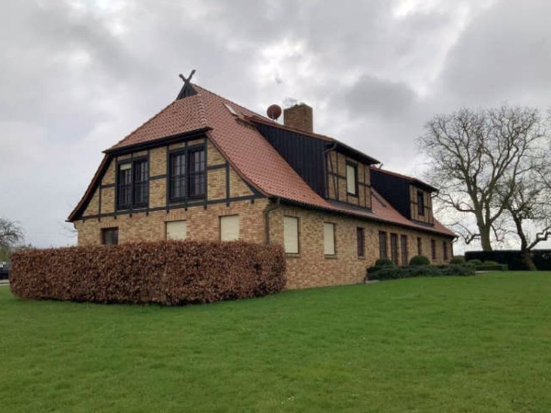 Mehrfamilienhaus in Zierstorf Ausbau 3, 17166 Groß Roge
