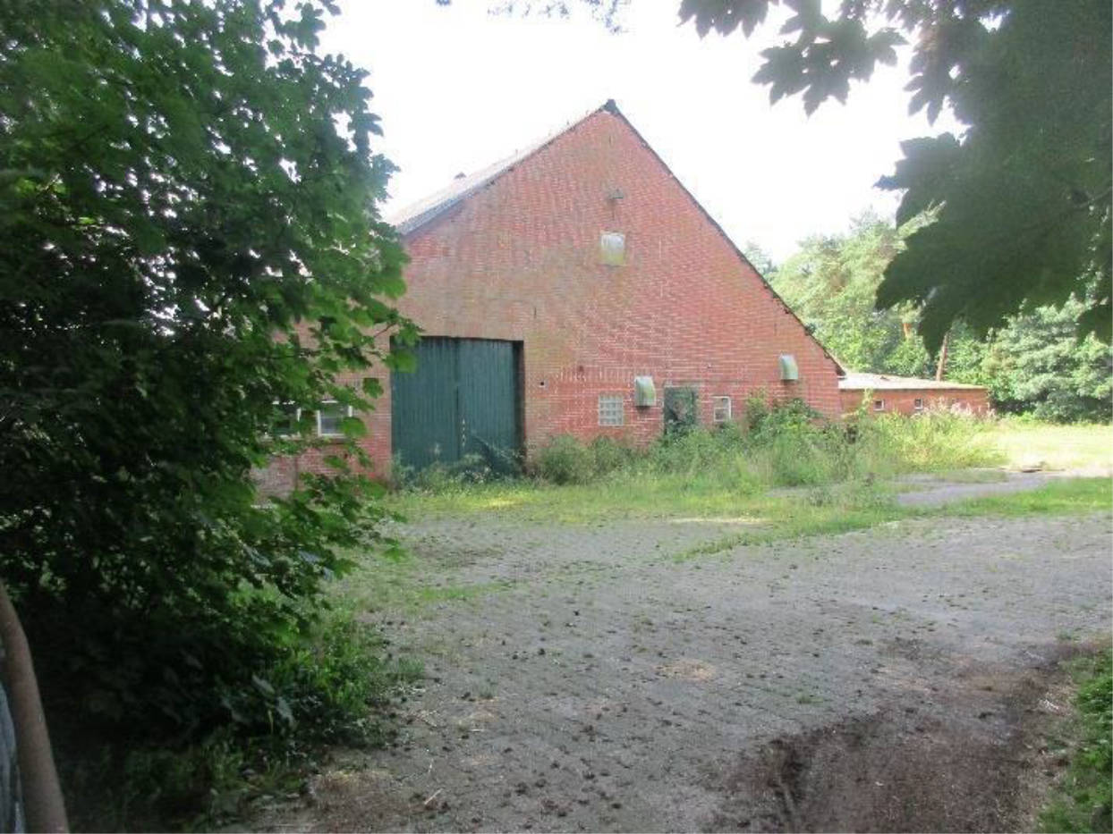 Einfamilienhaus, mit Nebengebäude, Stallgebäude u. a. in Am Seitenkanal 22, 49762 Lathen, Kathen-Frackel