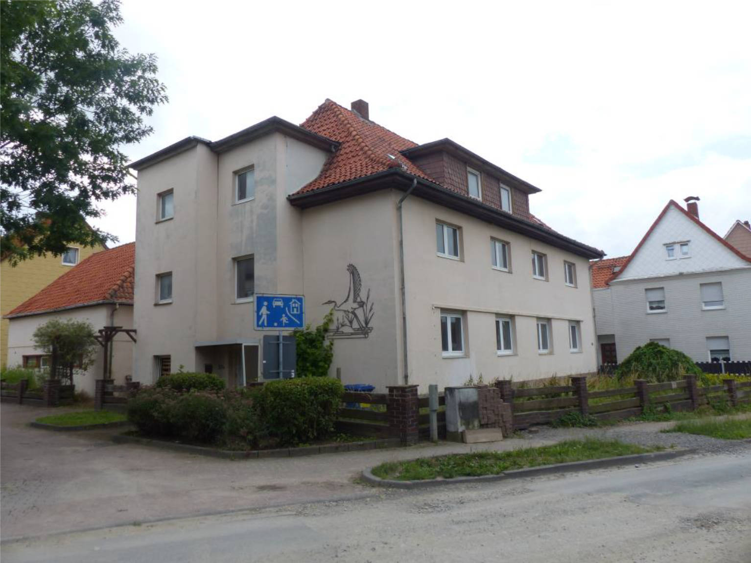 Mehrfamilienhaus in Knüllstraße 27, 37632 Eschershausen