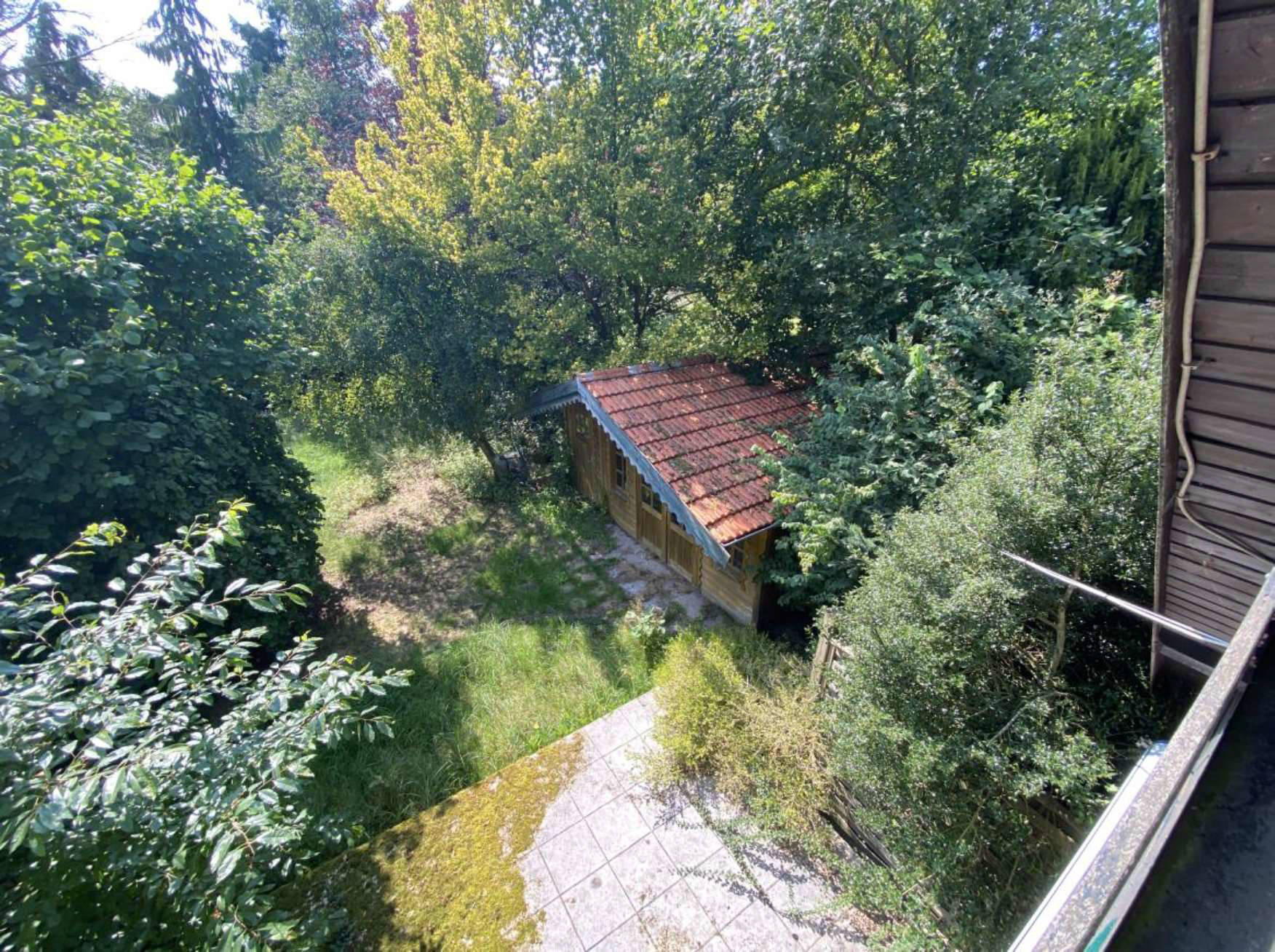 Bebautes Grundstück und landwirtschaftliche Fläche. Grundstück ist mit einem Einfamilienhaus (Baujahr ca. 1976) bebaut; restliche Flächen des Grundstückes (ca. 10.700 qm) werden als Grünland genutzt. in Neuer Weg 97, 26639 Wiesmoor - Bild 4