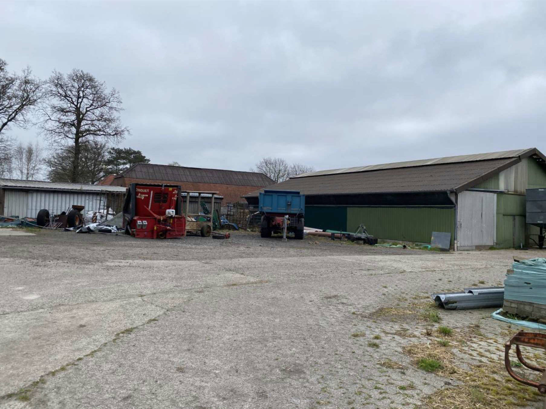 land- und forstwirtschaftlich genutztes Grundstück, Resthof mit Altenteilerhaus sowie landwirtschaftlich genutzte Fläche in Dornuner Str. 27,29, 26607 Aurich, Tannenhausen